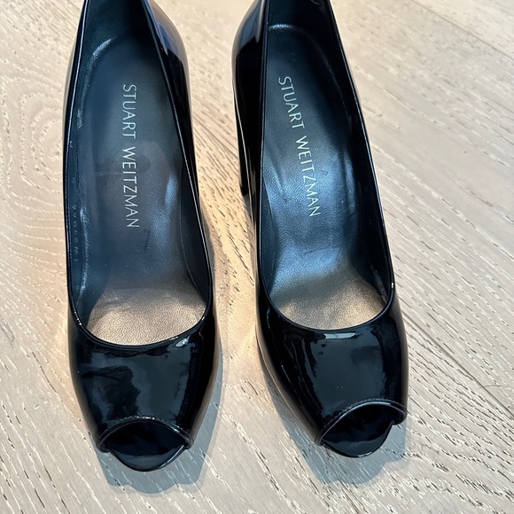 Stuart Weitzman Lille Peep Toe Pump - Picture 2 of 5